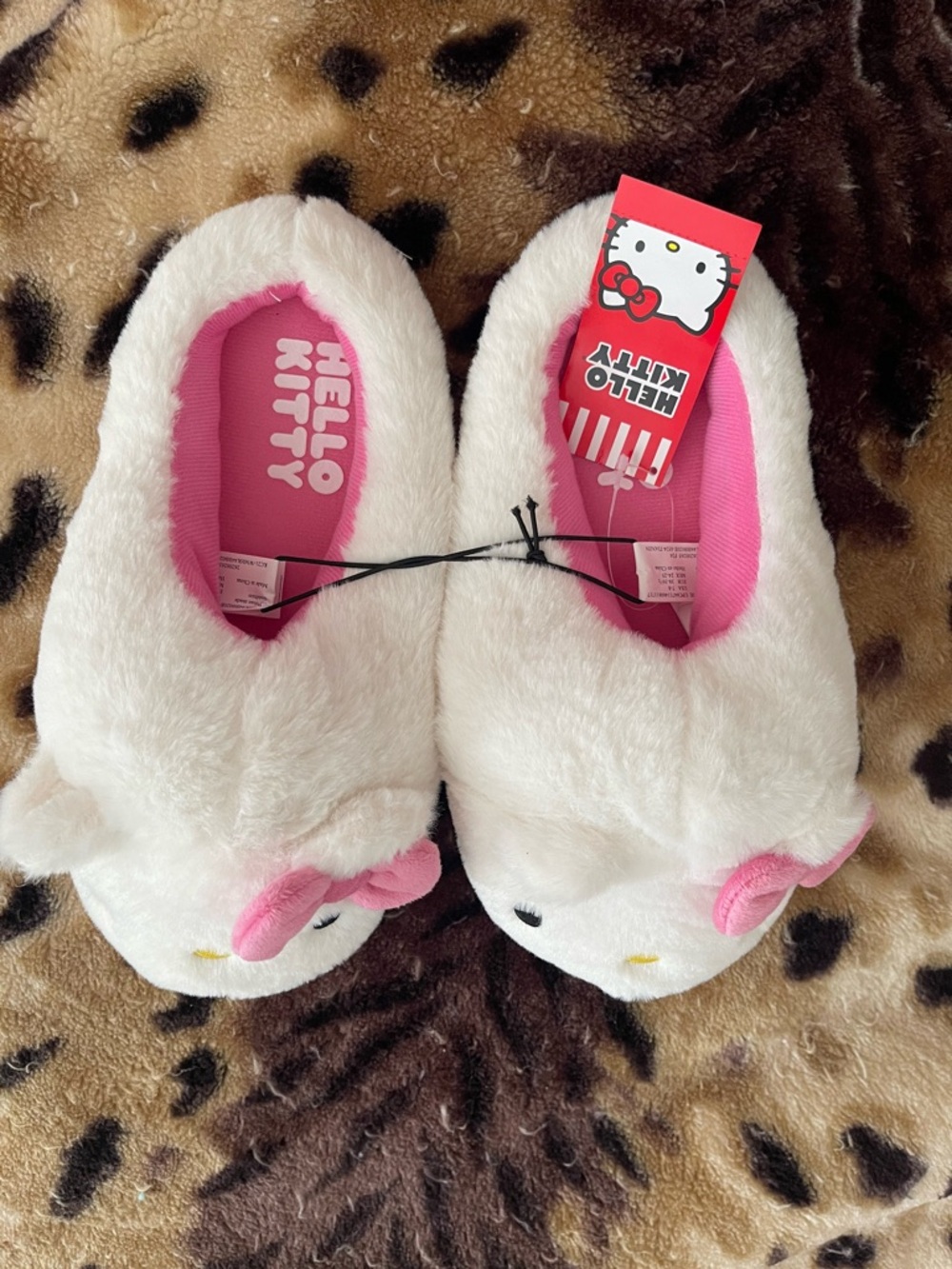 Sanrio Hello Kitty Plush Slippers in White and Pink